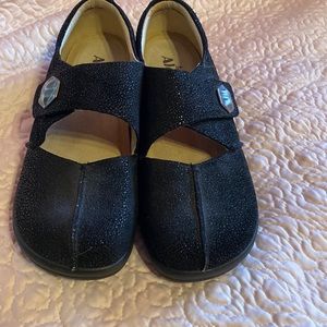 Alegria size 40 women shoes black